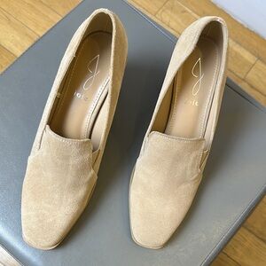 Joie Loafer Wevenly Women's Sz 9M
Beige Suede Chunky Heel Block Heel
NWT